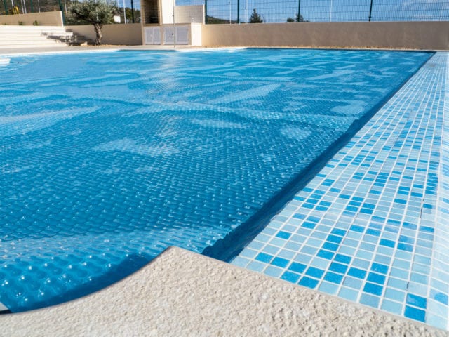 How to Use Solar Pool Covers 