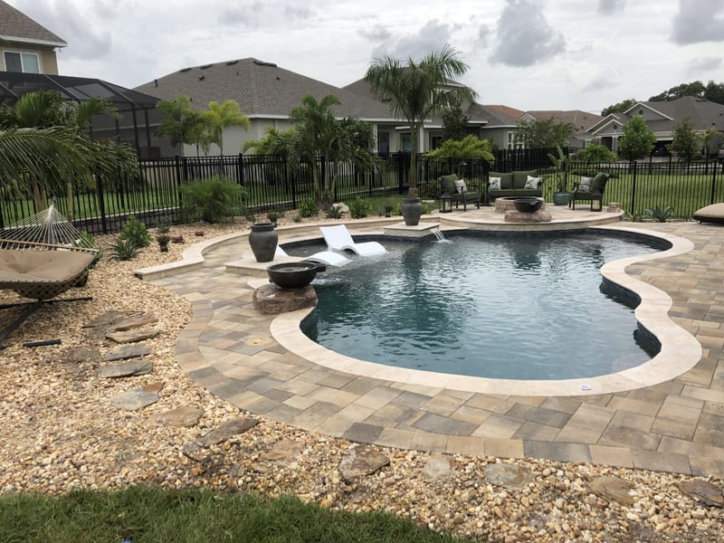 POOL LANDSCAPING TIPS AND IDEAS